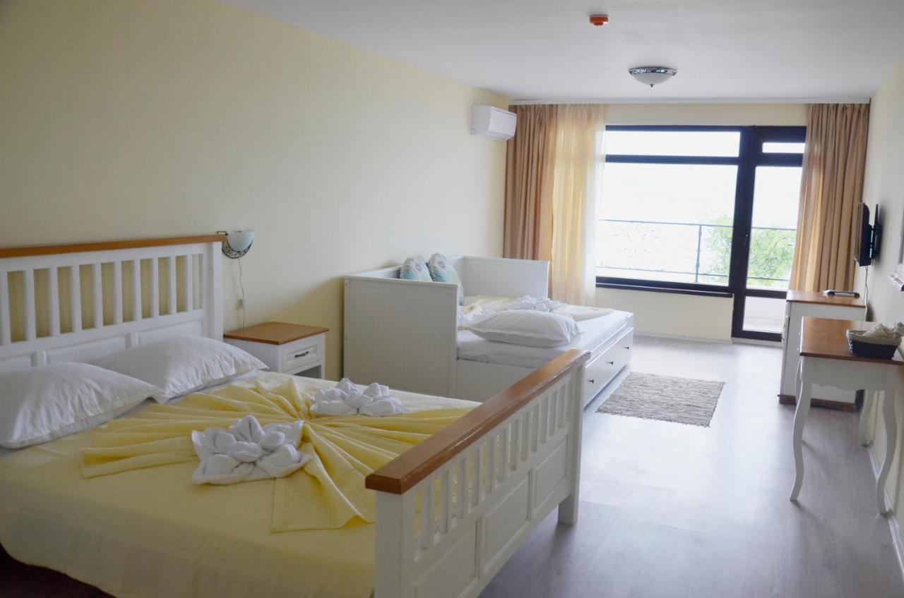 Ashram Hotel Primorsko Eksteriør billede