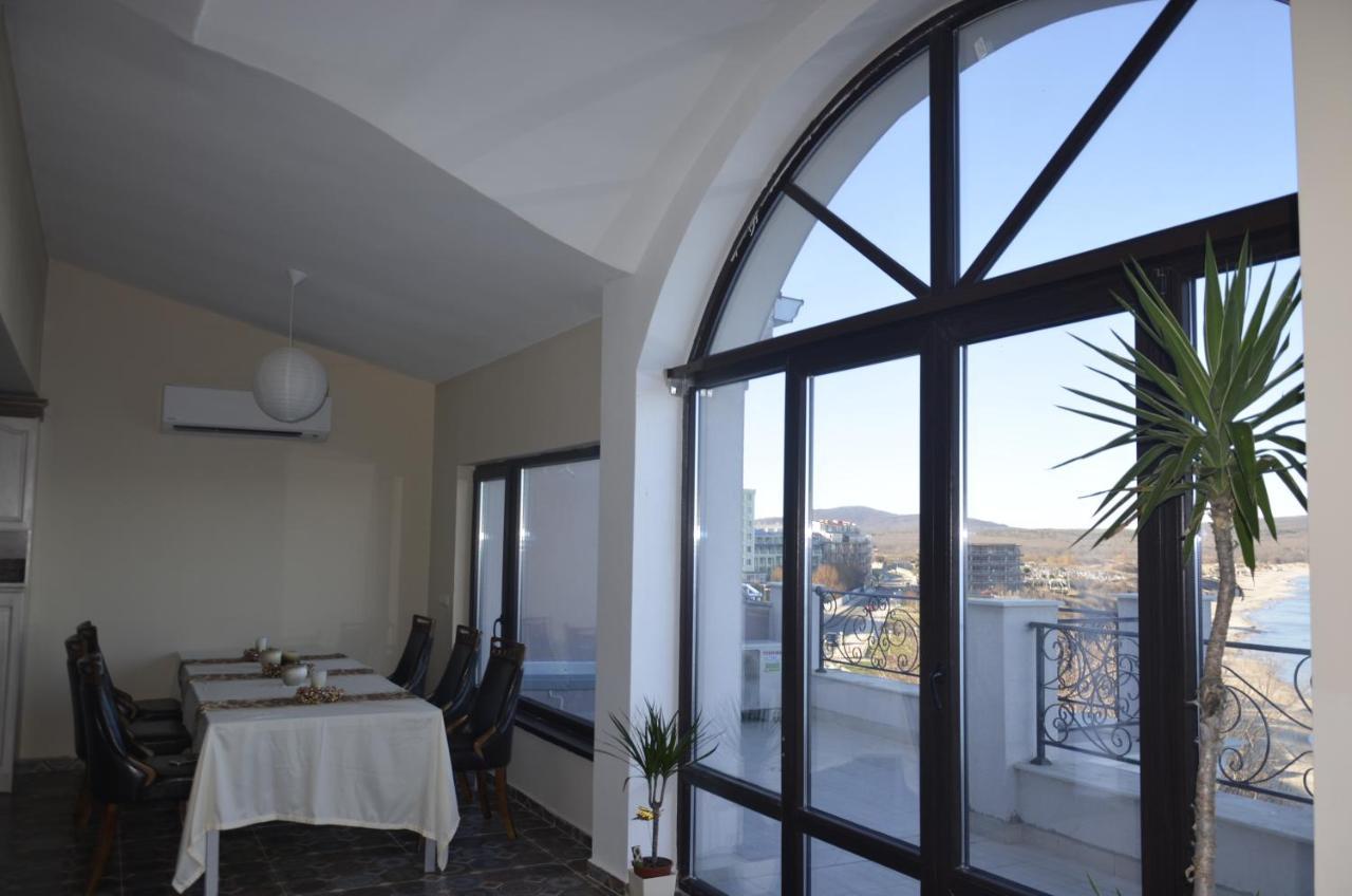 Ashram Hotel Primorsko Eksteriør billede