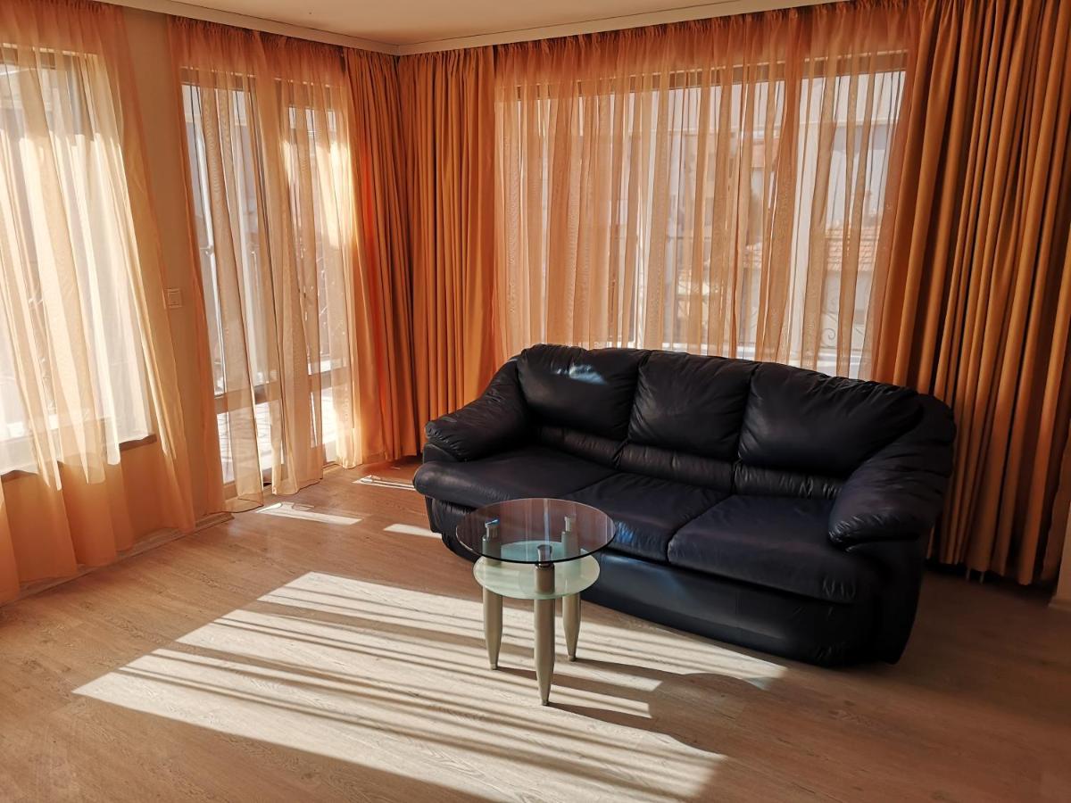 Ashram Hotel Primorsko Eksteriør billede