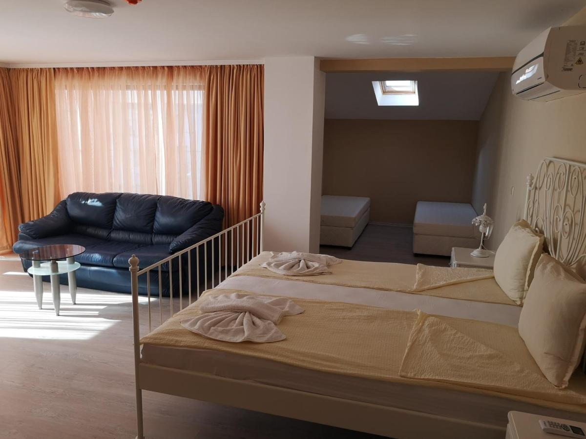 Ashram Hotel Primorsko Eksteriør billede