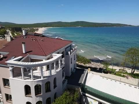 Ashram Hotel Primorsko Eksteriør billede